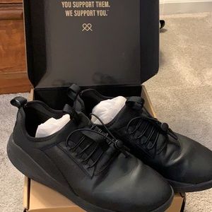 Clove Shoes for Nurses and Doctors